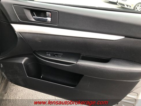 Used 2011 Subaru Outback 2.5i AWD/4WD image 20