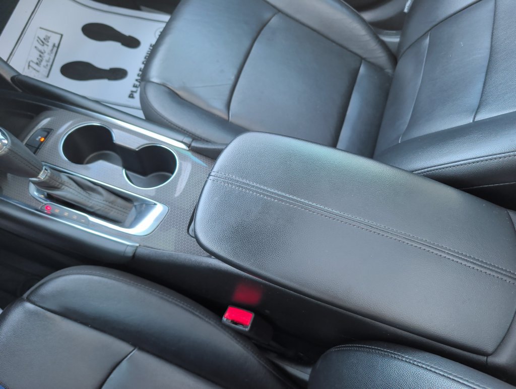 Used 2017 Chevrolet Malibu LT w/ Leather Package FWD image 18