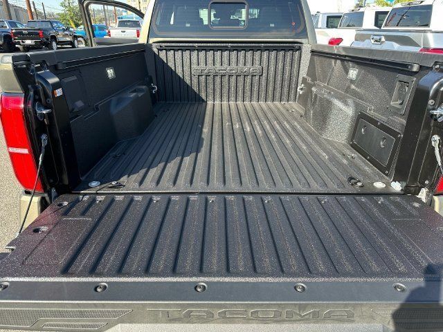 New 2026 Toyota Tacoma TRD Off-Road w/ TRD Off Road Premium Package AWD/4WD image 24