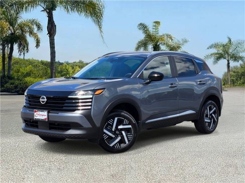 Used 2026 Nissan Kicks SV image 1