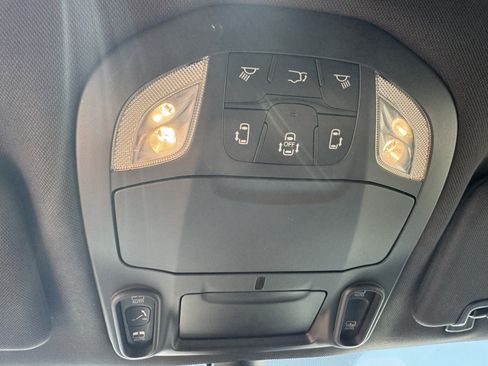 Used 2025 Chrysler Pacifica Limited FWD image 26