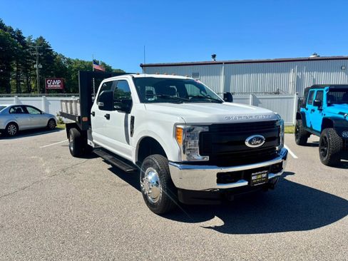 Used 2017 Ford F350 XL w/ Power Equipment Group AWD/4WD image 3