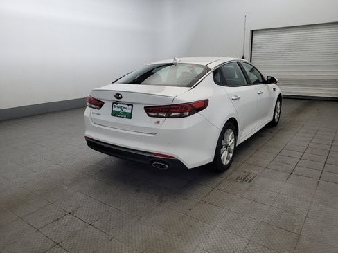 Used 2018 Kia Optima S FWD image 9