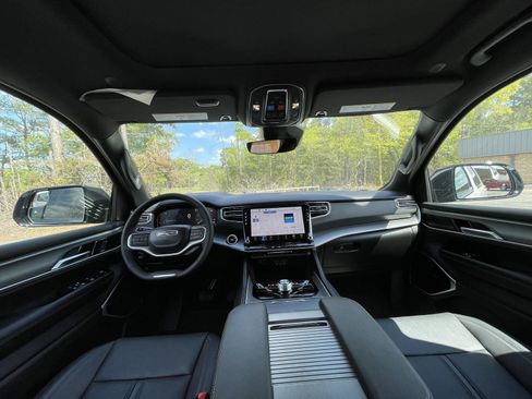 New 2026 Jeep Grand Wagoneer Limited AWD/4WD image 14