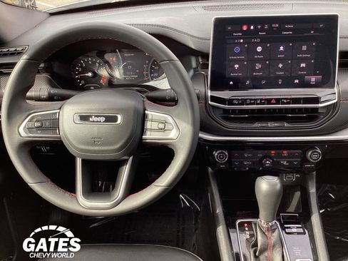 Used 2024 Jeep Compass Trailhawk AWD/4WD image 14