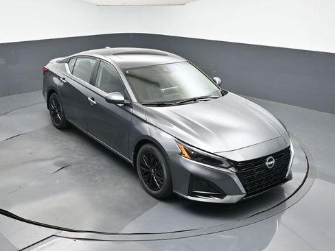 New 2025 Nissan Altima 2.5 SV w/ SV Special Edition Package image 37