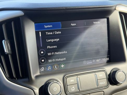 Used 2024 GMC Terrain SLT image 29