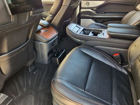 Used 2025 Lincoln Navigator Black Label image 29