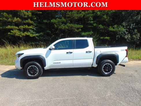 Used 2024 Toyota Tacoma TRD Off-Road image 1
