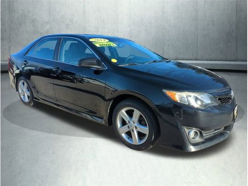 Used 2014 Toyota Camry SE image 7