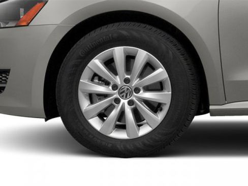 Used 2014 Volkswagen Passat 2.5 SE image 11