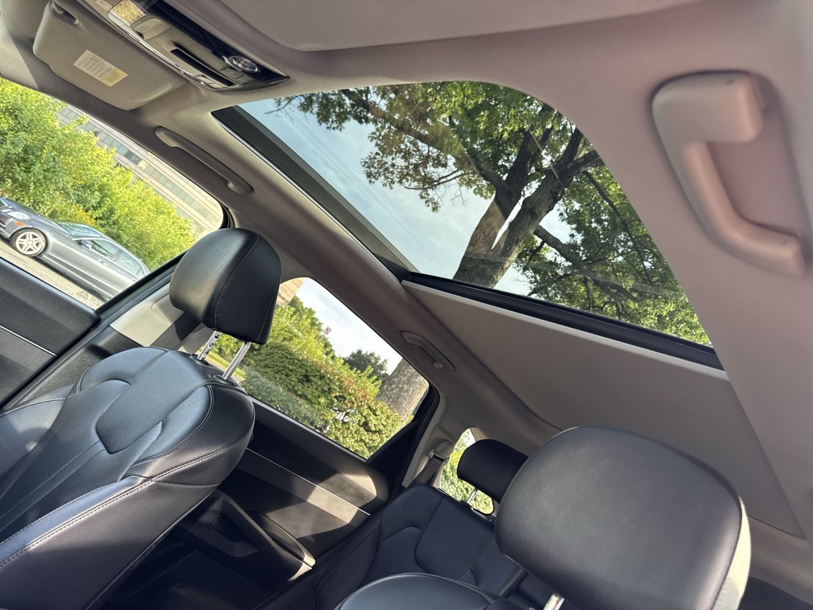 Used 2023 Kia Sorento S w/ Panoramic Sunroof Package AWD/4WD image 22