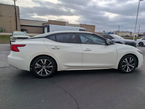 Used 2017 Nissan Maxima Platinum image 8