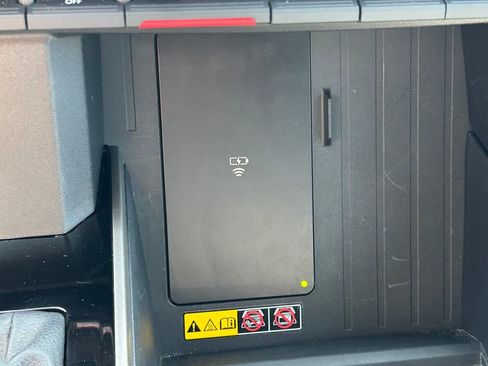 Certified 2025 Toyota Tundra Limited AWD/4WD image 35