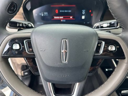 Used 2025 Lincoln Corsair Reserve FWD image 25