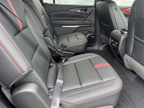 New 2026 Chevrolet Traverse RS w/ LPO, Floor Liner Package image 9