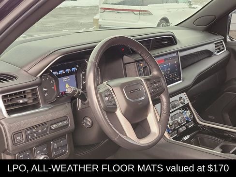 Used 2021 GMC Yukon Denali w/ Denali Premium Package image 10