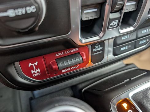 New 2026 Jeep Gladiator Mojave AWD/4WD image 32