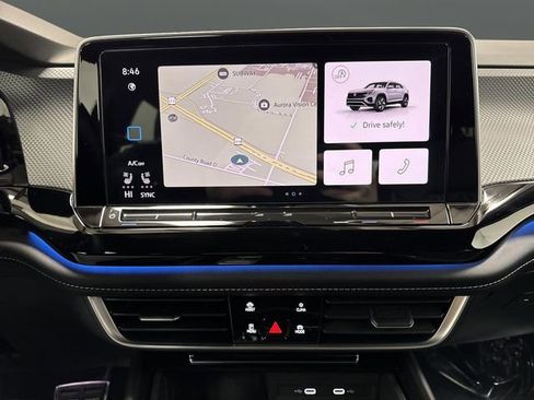 Used 2024 Volkswagen Atlas Cross Sport SEL Premium R-Line image 9