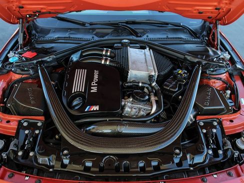 Used 2018 BMW M4 Convertible image 12