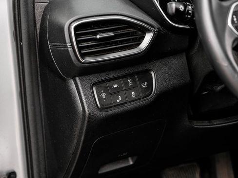 Used 2019 Hyundai Santa Fe SEL image 39