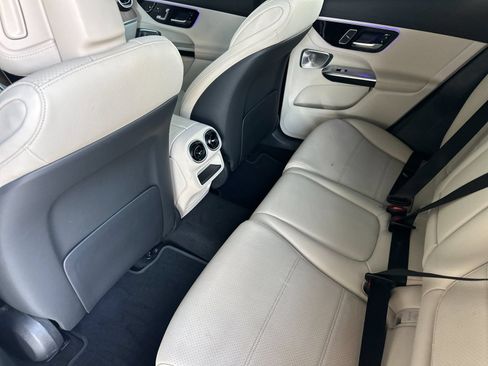 Used 2023 Mercedes-Benz GLC 300 4MATIC image 13