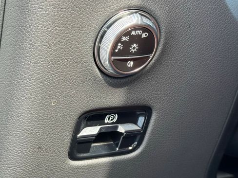 Used 2023 Mercedes-Benz GLC 300 image 23