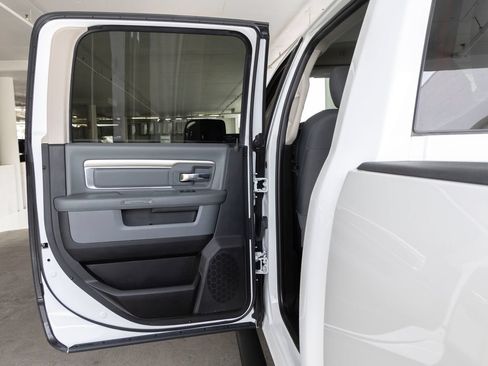 Used 2018 RAM 2500 Big Horn AWD/4WD image 23