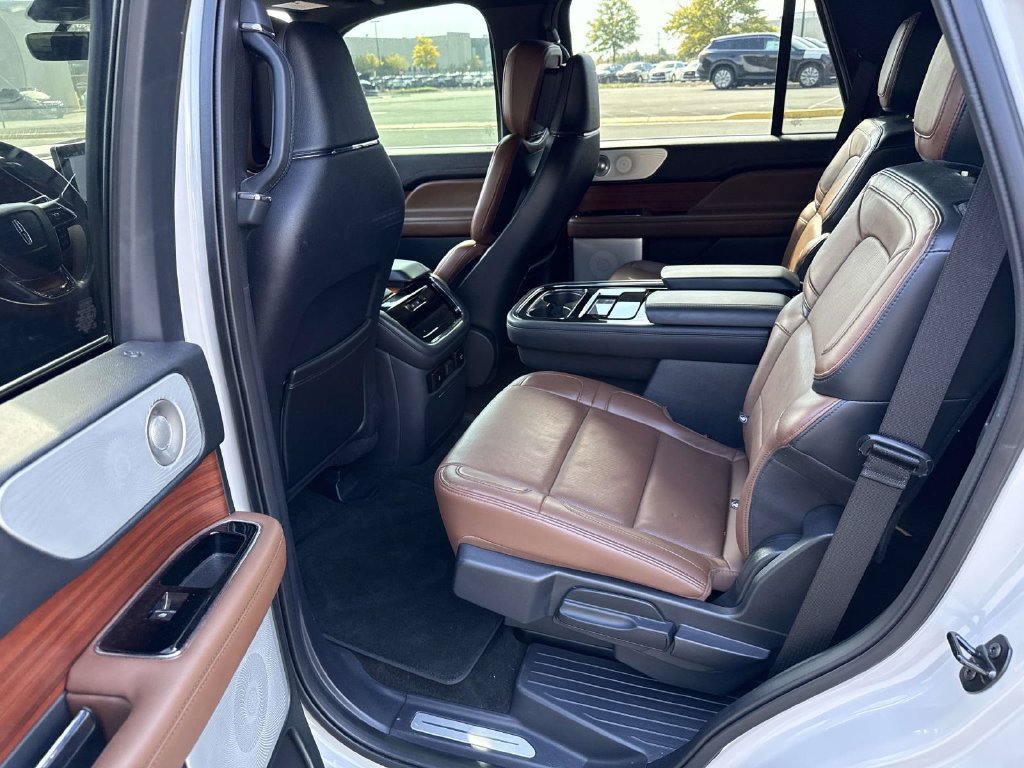 Used 2024 Lincoln Navigator Reserve AWD/4WD image 10