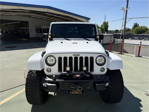 Used 2018 Jeep Wrangler Unlimited Sport AWD/4WD image 4