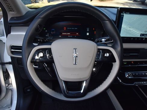 Certified 2025 Lincoln Corsair AWD w/ Equipment Group 101A image 22