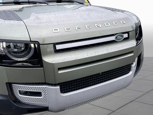Used 2023 Land Rover Defender 110 SE AWD/4WD image 31