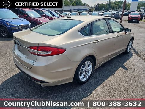 Used 2018 Ford Fusion SE FWD image 8