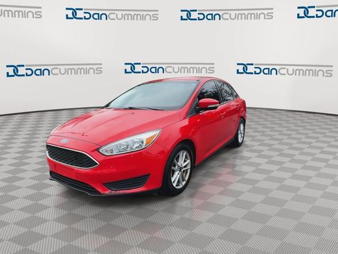 Used 2016 Ford Focus SE FWD image 4