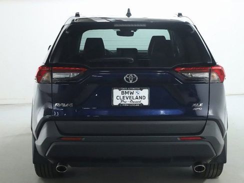 Used 2021 Toyota RAV4 XLE Premium image 45