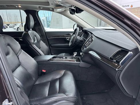 Used 2018 Volvo XC90 T6 Momentum image 10