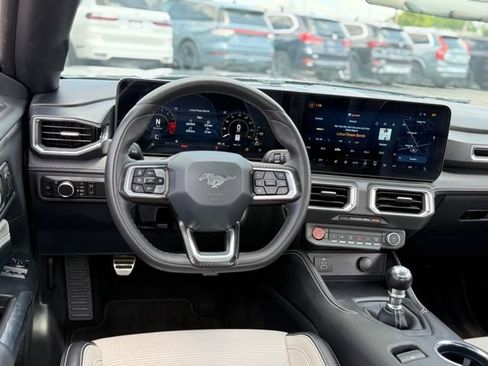 Used 2025 Ford Mustang GT Premium RWD image 17