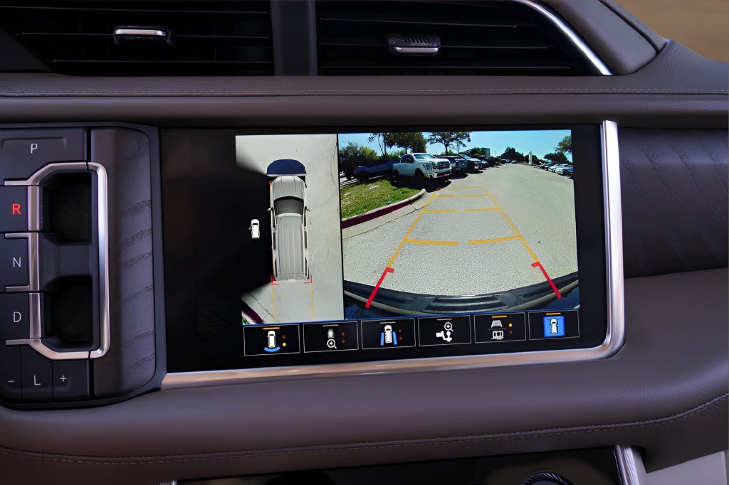 Used 2022 GMC Yukon Denali RWD image 13