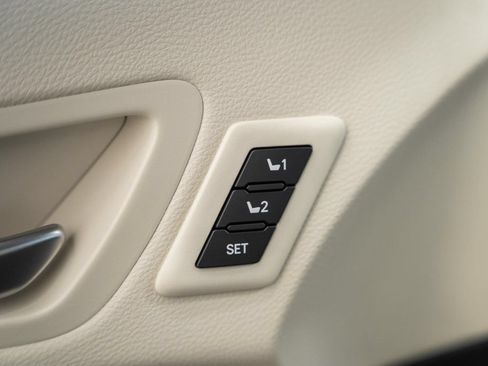 New 2026 Toyota Sienna Platinum AWD/4WD image 39