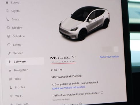 Used 2024 Tesla Model Y Performance AWD/4WD image 33