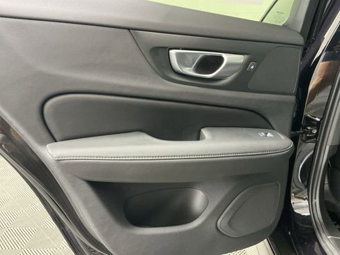 Used 2024 Volvo V60 B5 Cross Country Plus image 27