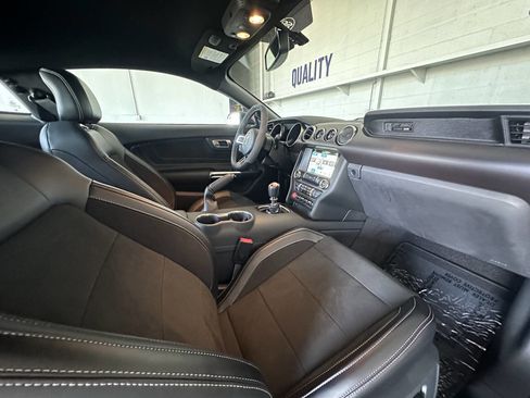 Used 2016 Ford Mustang Shelby GT350 w/ Technology Package image 18