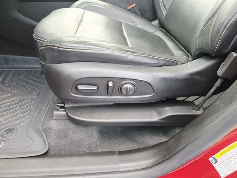 Used 2018 Chevrolet Traverse LT image 42