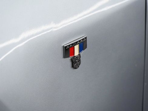Used 2018 Chevrolet Camaro SS RWD image 12
