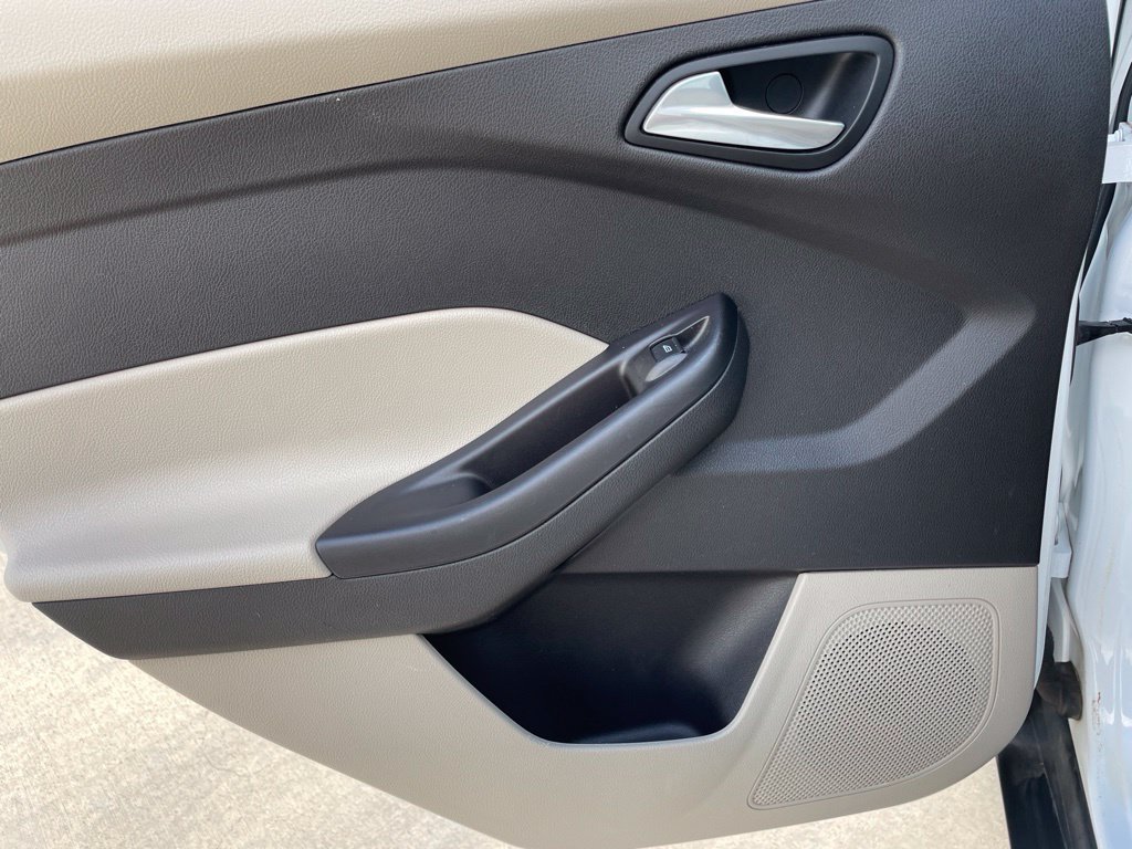 Used 2013 Ford Focus SE FWD image 20
