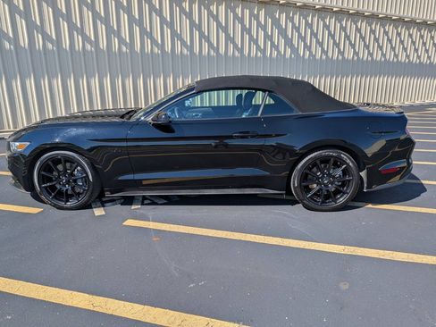 Used 2016 Ford Mustang GT Premium w/ Black Accent Package RWD image 3