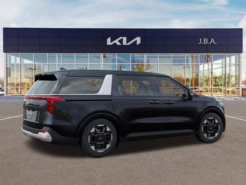 New 2026 Kia Carnival EX FWD image 6