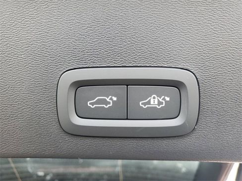 New 2026 Volvo XC40 B5 Core w/ Protection Package Premier image 33