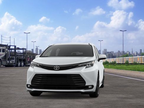 New 2026 Toyota Sienna XLE Woodland Edition image 21