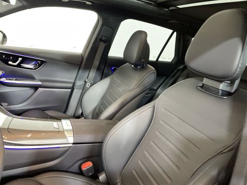 Certified 2025 Mercedes-Benz GLC 300 image 29